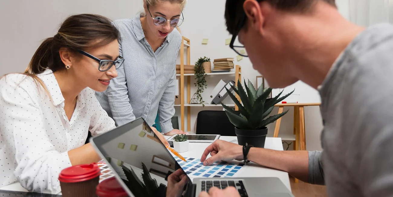 Custom E-commerce solutions that drive sales—responsive design, secure payments, and seamless user experience built to grow your online store.